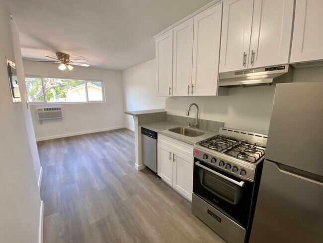 Building Photo - 2314 Chariton Ave