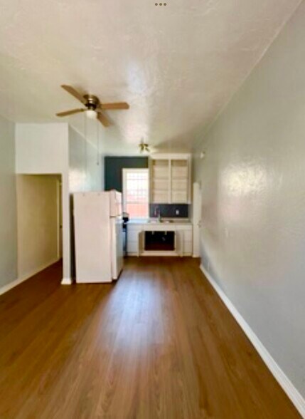 Building Photo - 6089 1/4 Cashio St