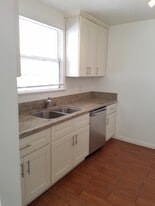 Building Photo - 7220 Fountain Ave