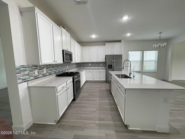 Building Photo - 182 Pine Candle Way