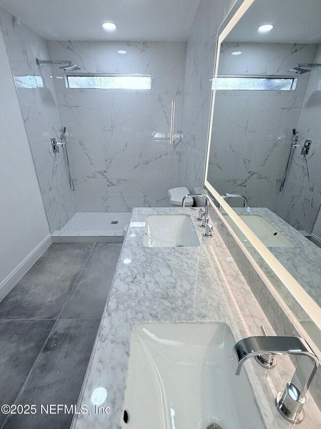 Building Photo - 2160 Rothbury Dr