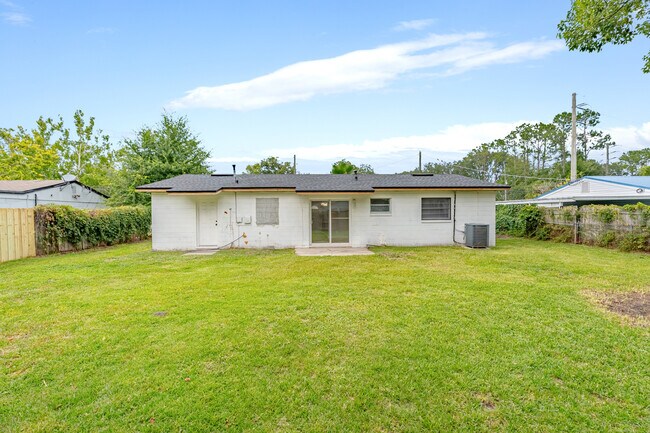 Building Photo - 7218 Zapata Dr