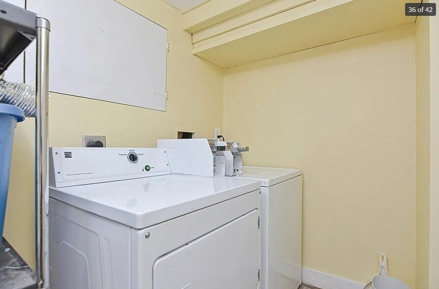 Building Photo - 45 Mozart St