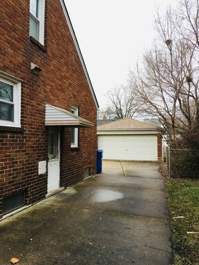 Building Photo - 21099 Blackmar Ave