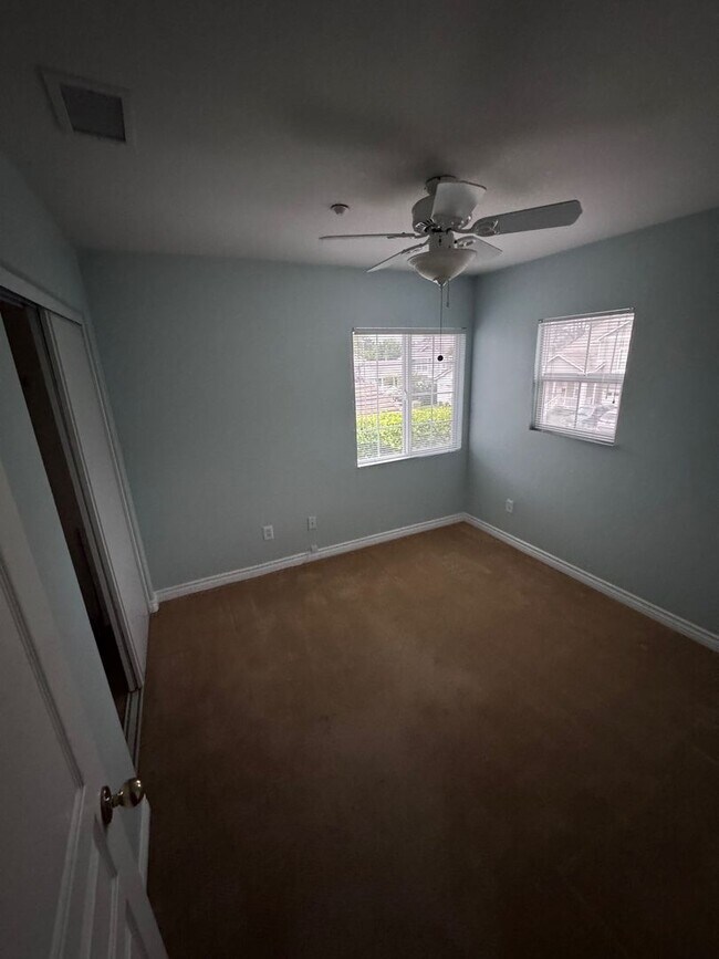 Building Photo - Charming 2-Story, 3 Bedroom, 2 1/2 Bathroom Ventura Home for Lease!