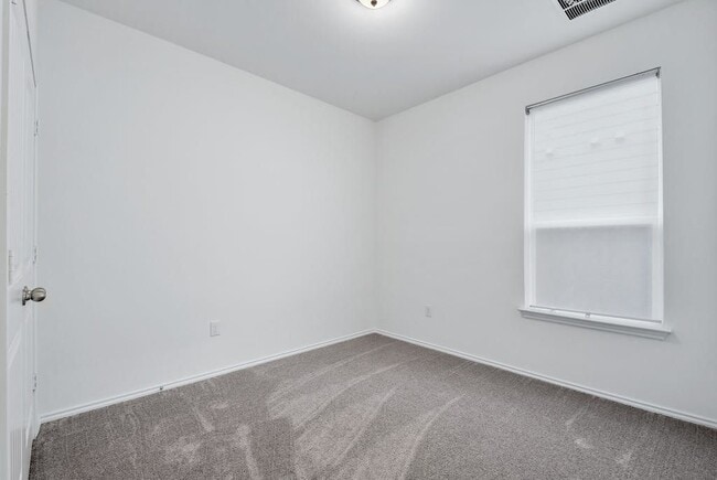 Building Photo - 8200 Knoxville Trl