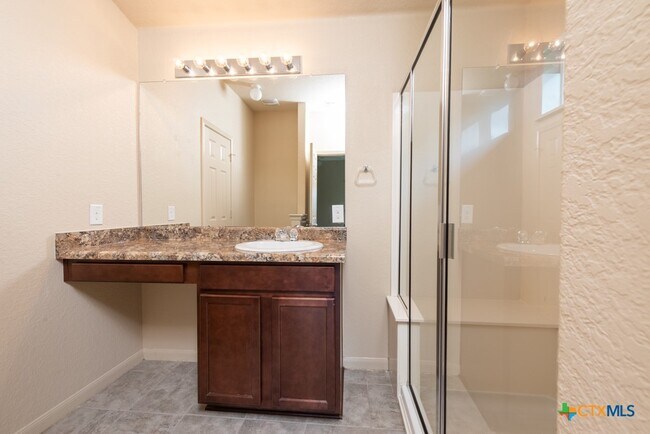 Building Photo - 132 Talon Dr