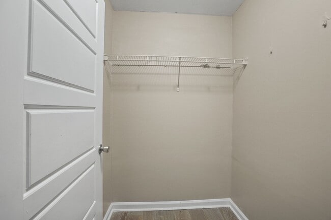 Building Photo - 5104 Fairington Ridge Cir