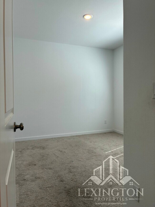 Building Photo - Beautiful Modern, 3BD/2.5BA Home in Rancho...