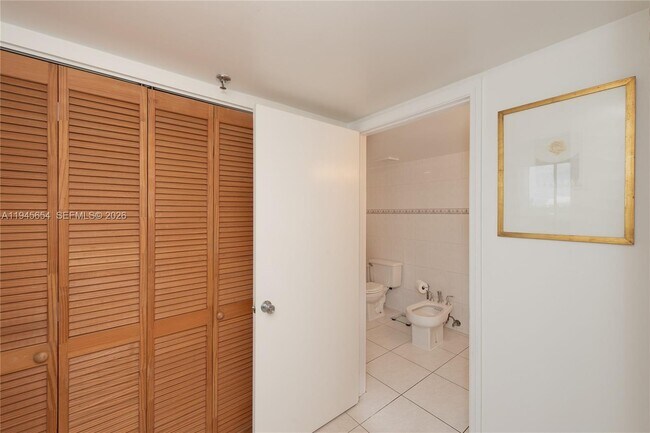 Building Photo - 2400 SW 3rd Ave