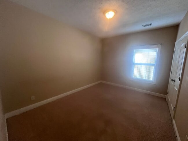 Building Photo - Great Location in Prattville