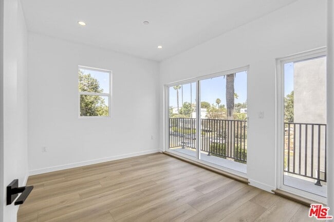 Building Photo - 10828 Hesby St