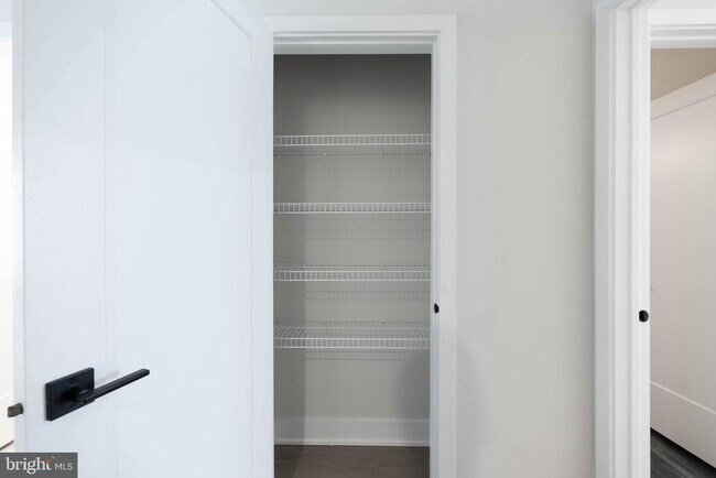 Building Photo - 305 Manion Aly