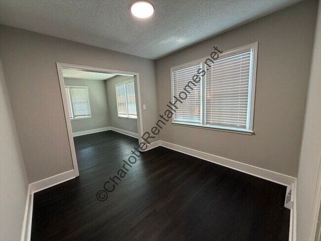 Building Photo - Updated 3 bedroom, 2 bathroom house for rent in Shelby, NC