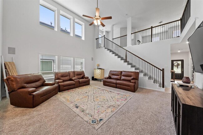 Building Photo - 5872 Strawflower Ln