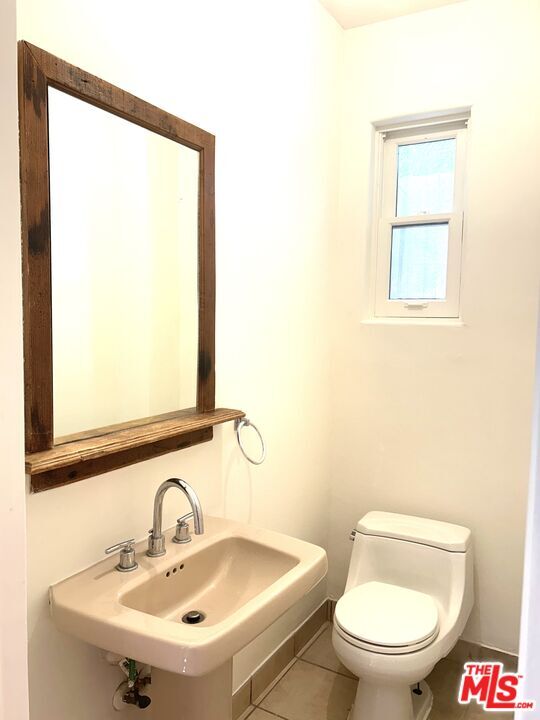 Building Photo - 449 N Sweetzer Ave