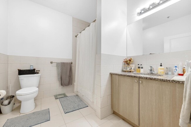 Building Photo - 422-424-424 63rd St