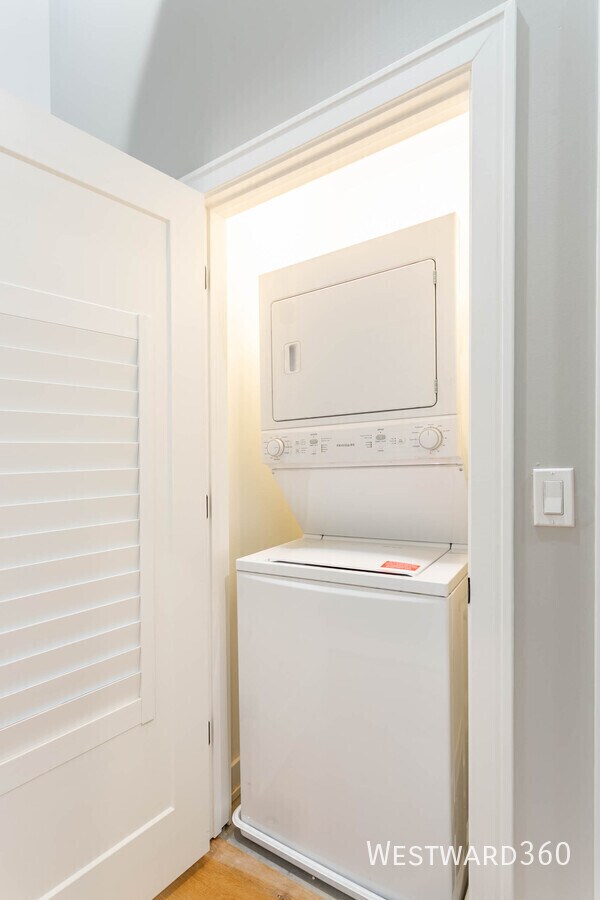 Building Photo - 1470 Webster-204