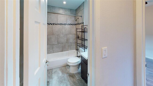 Building Photo - 5917 Little Creek Trail