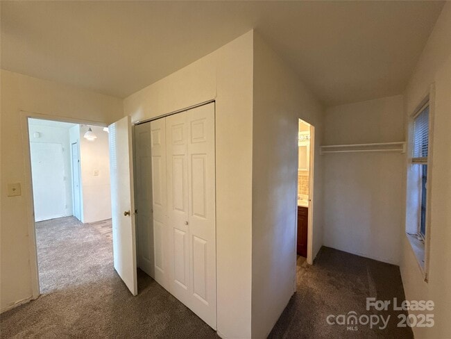 Building Photo - 2126 E 7th St