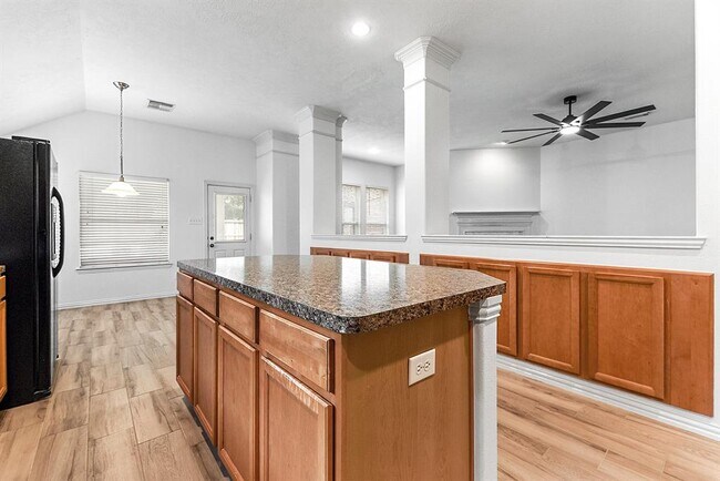 Building Photo - 28259 Daystrom Ln