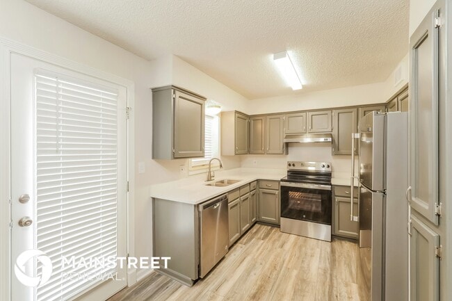 Building Photo - 3017 Iva Dr