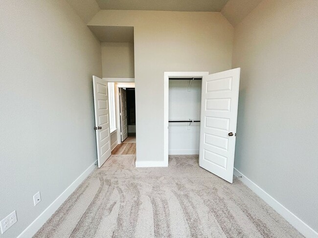 Building Photo - 29623 Burcreek Ln