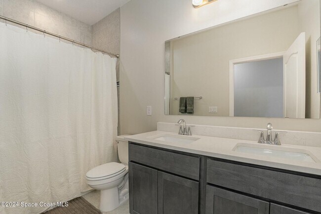 Building Photo - 4832 Shannock Ave