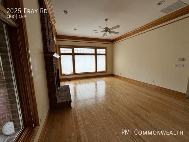 Building Photo - 4 Bed / 3.5 Bath Single Family (Available ...