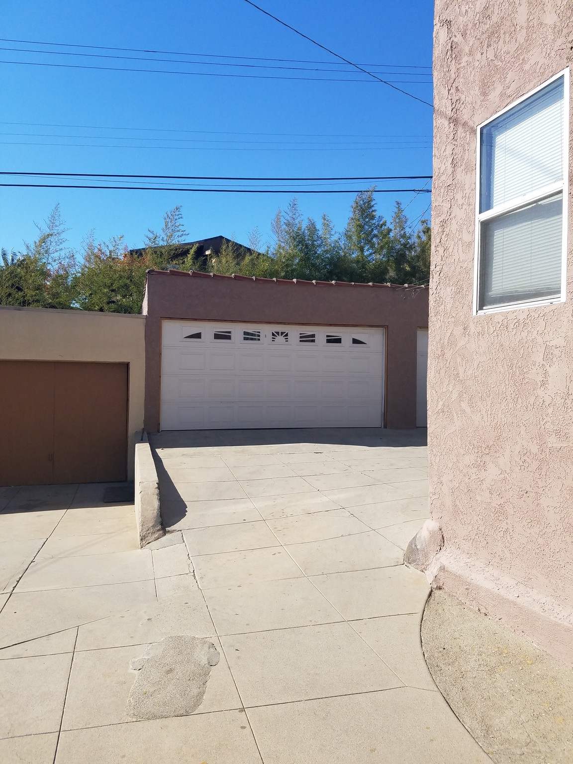 Garage - 2023 S Harcourt Ave