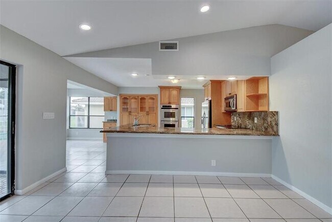 Building Photo - 637 NW 100th Ln