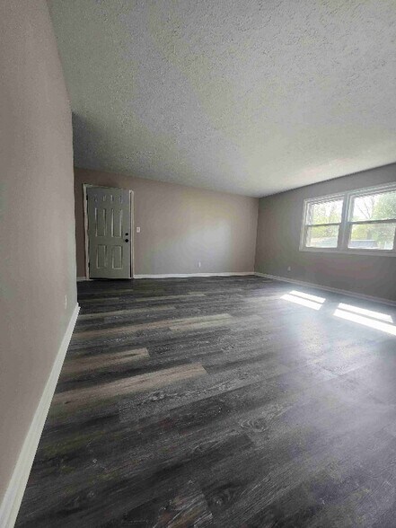 Building Photo - 1714 Autumn Dr
