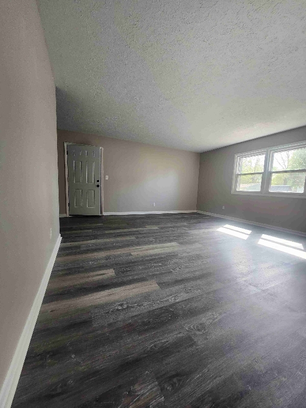 Building Photo - 1714 Autumn Dr