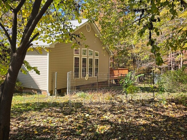 Building Photo - 7217 Ramblewood Dr