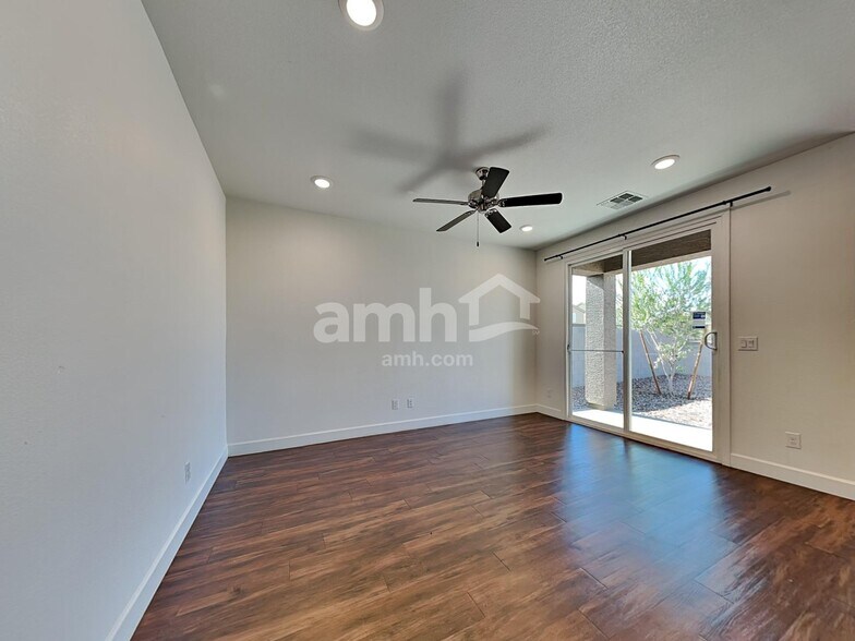 Building Photo - 6628 S 42nd Dr