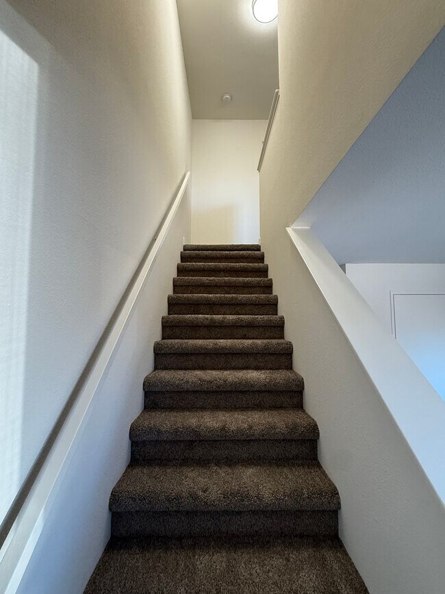 Building Photo - 306 16th St