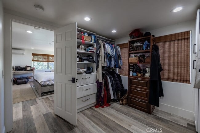 Building Photo - 1720 Vista Del Lago