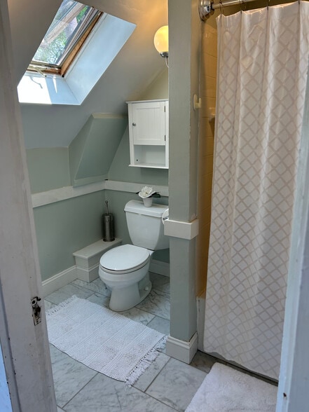 Building Photo - 50 Russell St