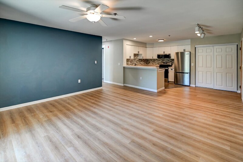 Building Photo - 201 Kearney Way