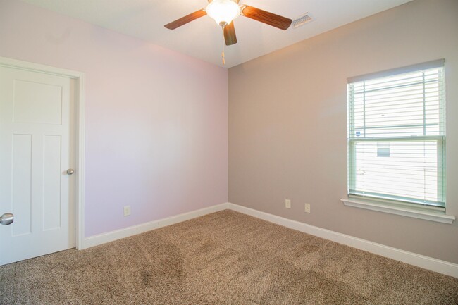 Building Photo - 6 Eagle Nest Dr