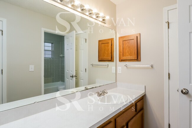 Building Photo - 2779 Rochford Ln E