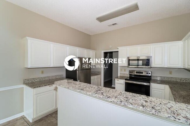 Building Photo - 4 Bedroom Pet-Friendly Home in Cordova, TN with Main Street Renewal