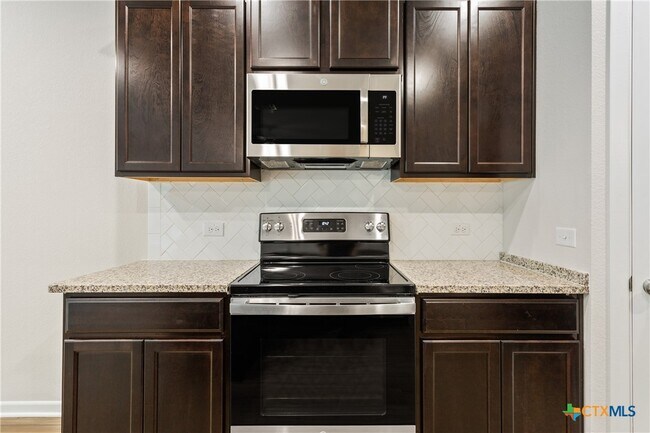 Building Photo - 2823 Fox River Dr