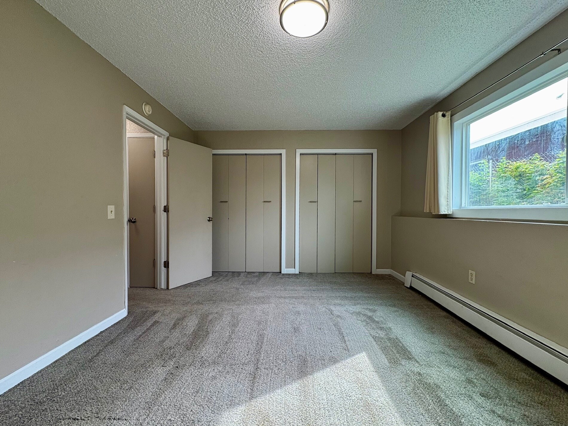 bedroom 2 - 917 E 46th Ct