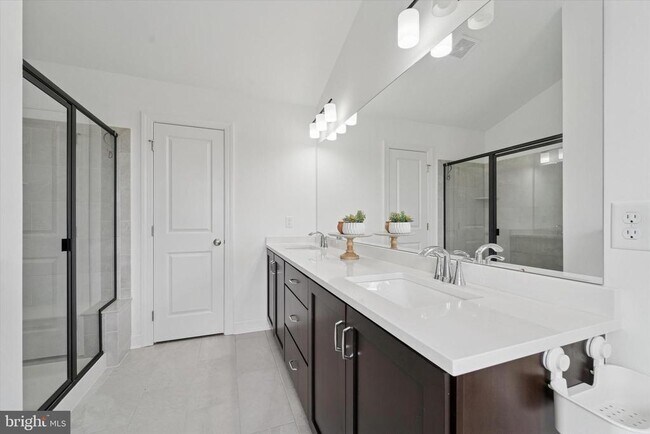 Building Photo - 25 Copper Ct