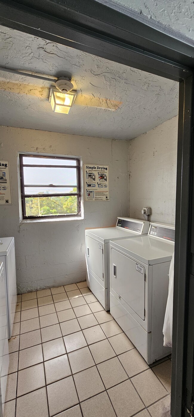 Building Photo - 2050 N Congress Ave