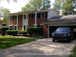 Building Photo - 3531 Windemere Dr