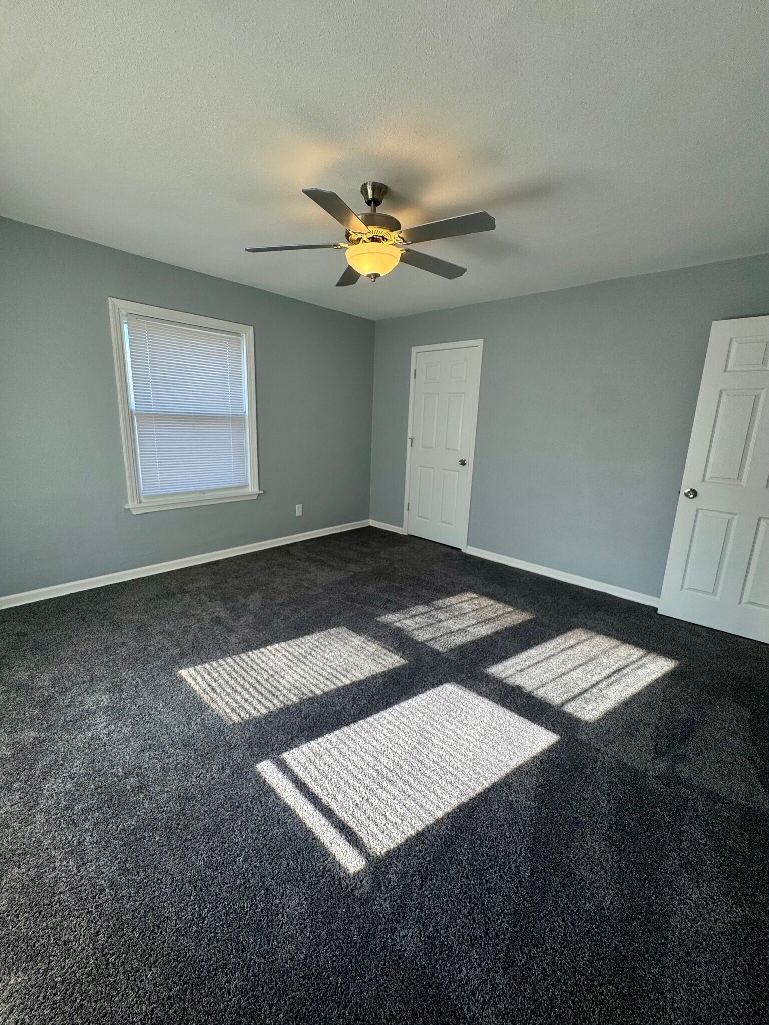 Building Photo - 1215 18th Ave