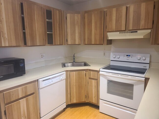 Building Photo - 317 Knotty Pine Cir