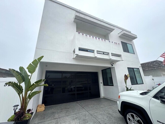Building Photo - Brand New Custom Home with Ocean Views and...
